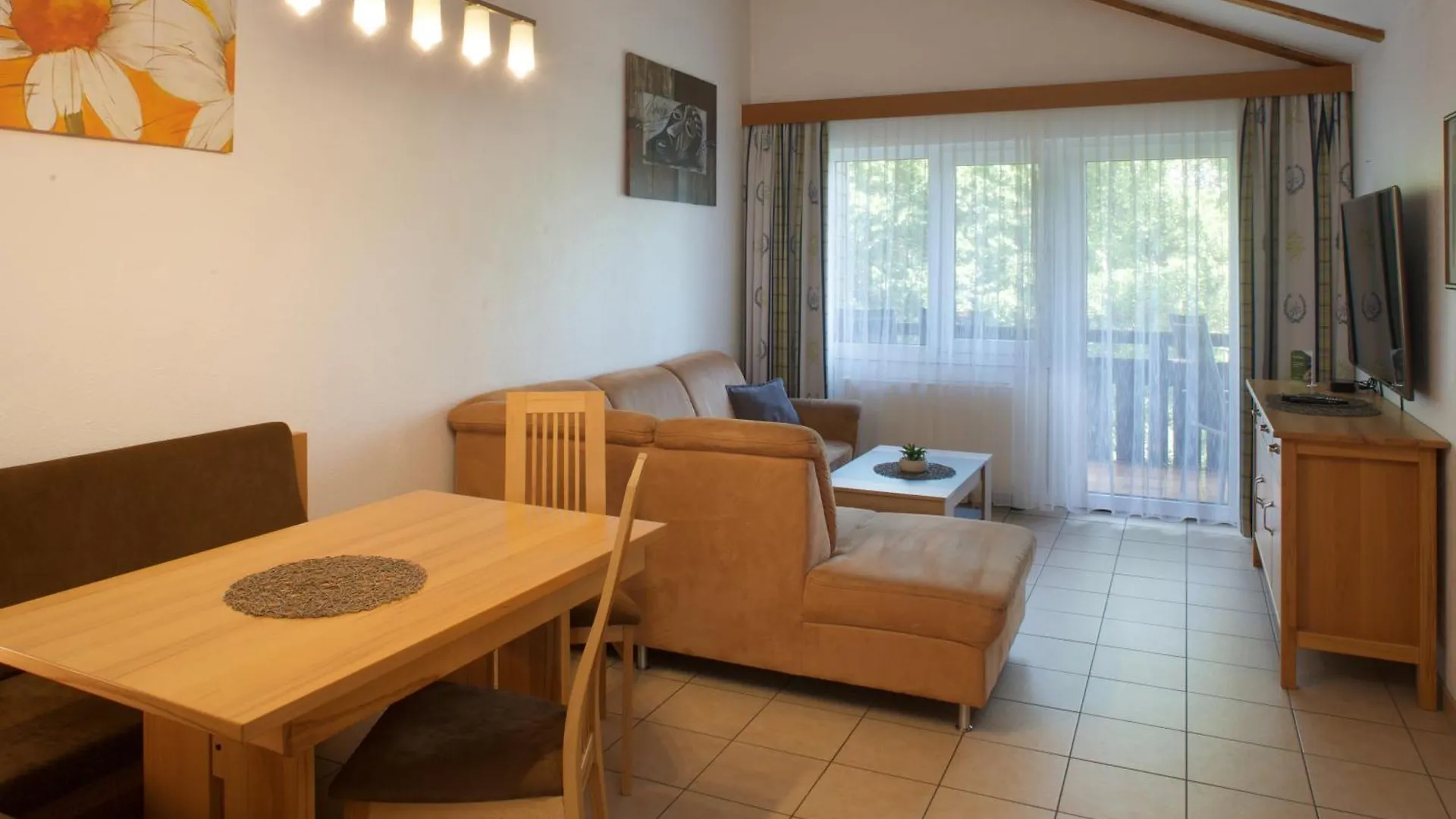 פפרונטן Appartement-Hotel Happy Kienberg 2*,  גרמניה